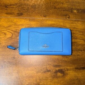 Coach Accordion Zip Wallet in blue crossgrain leather